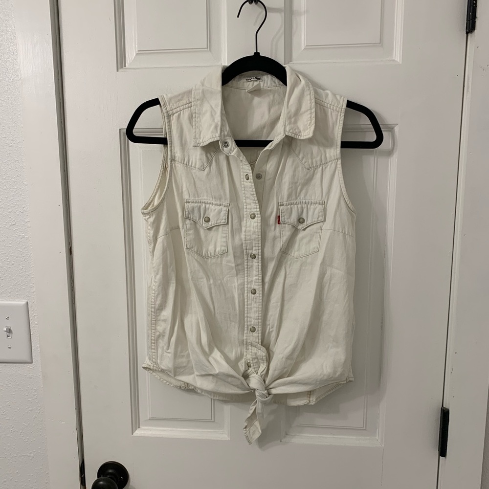 LEVI’S Washed Denim Sleeveless Tie-Front Top